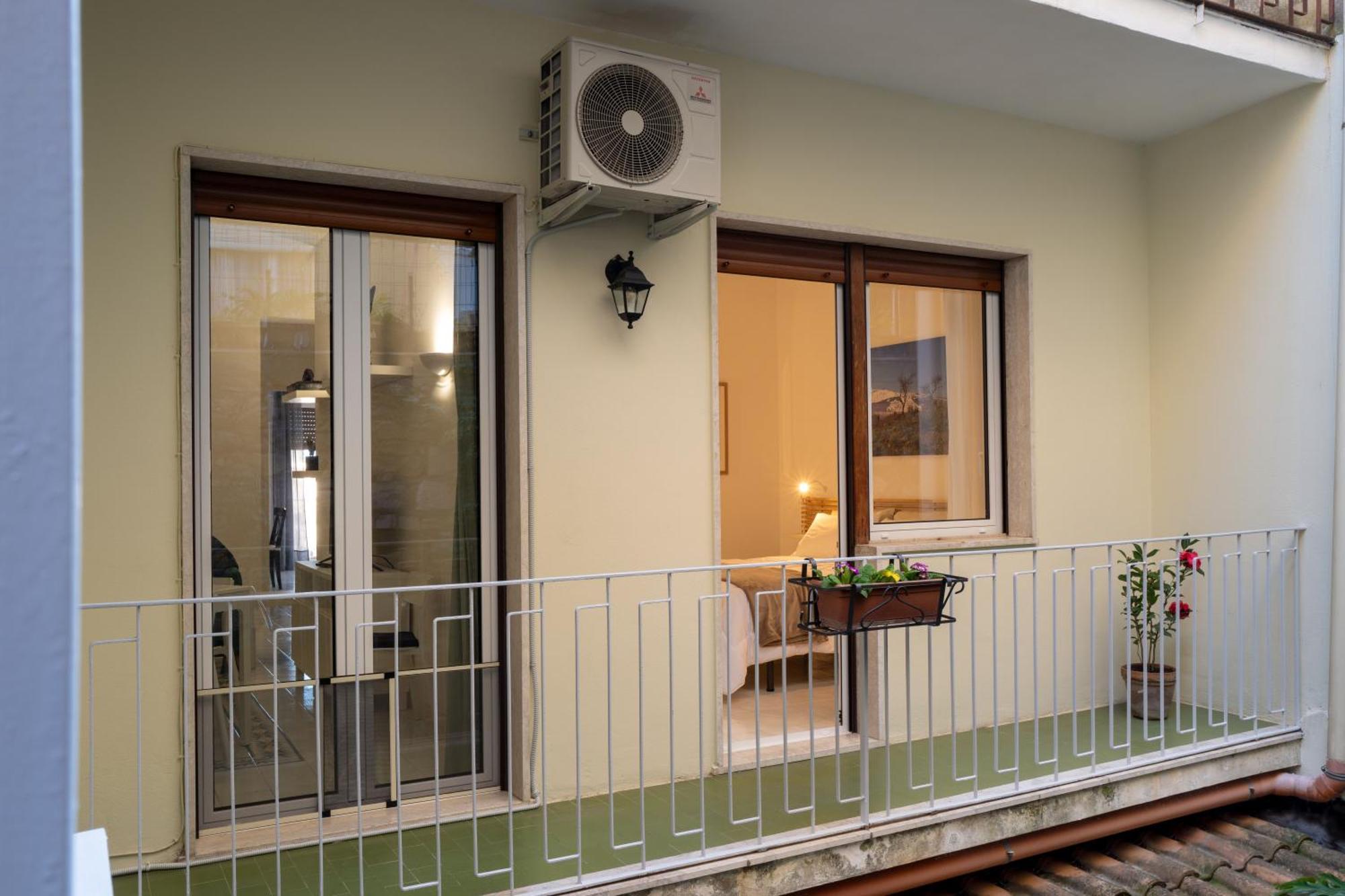 Sara Guest House Таормина Экстерьер фото